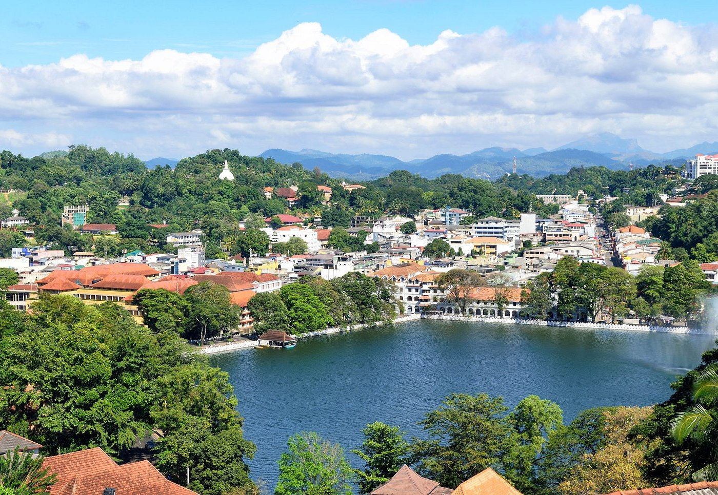 Kandy and the Temple of the Sacred Tooth Relic: The Spiritual Treasure of Sri Lanka